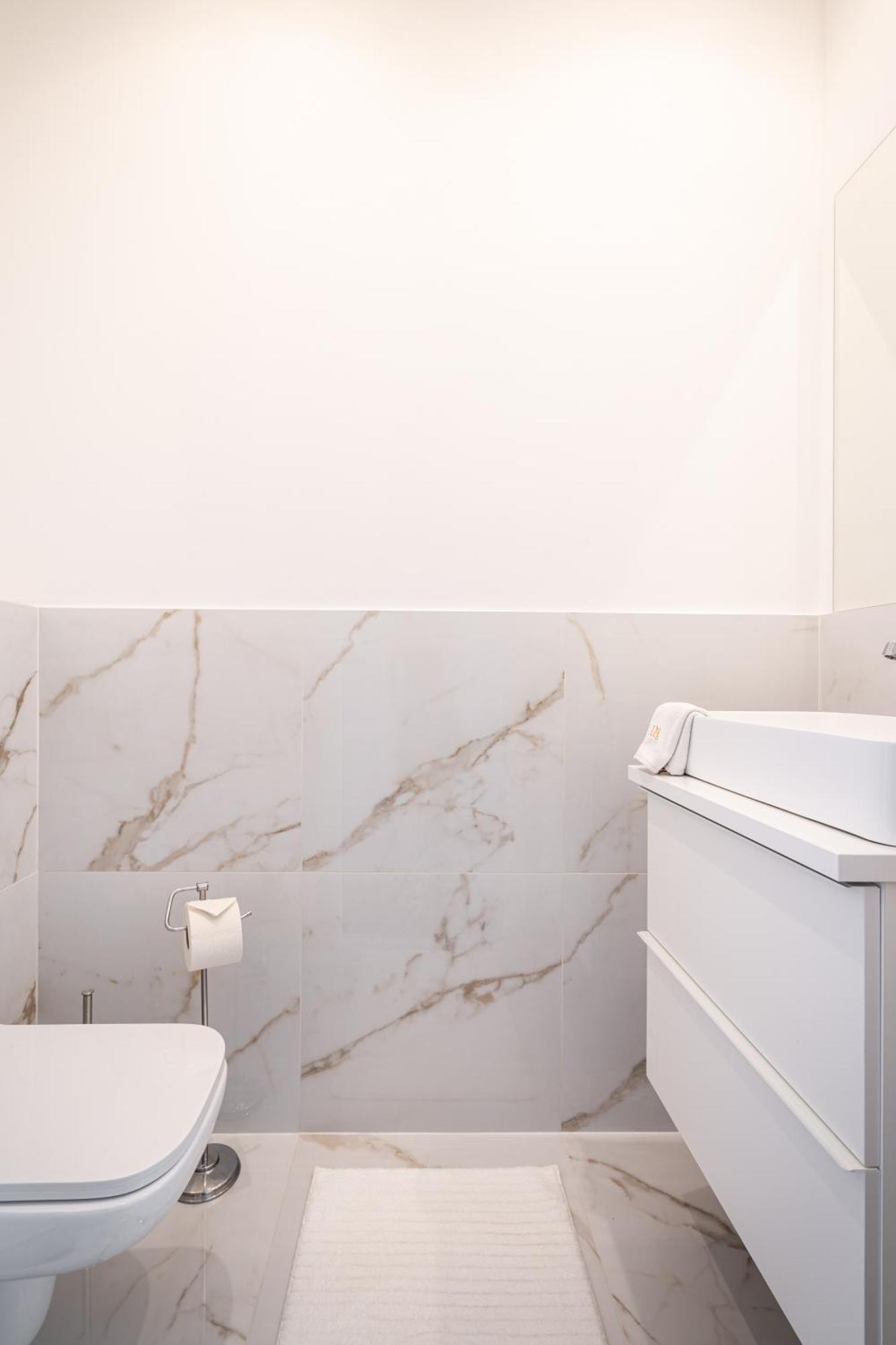 E13 - Grand Boulevard Heritage Suite - Best Location By Bqa Budapest Ruang foto